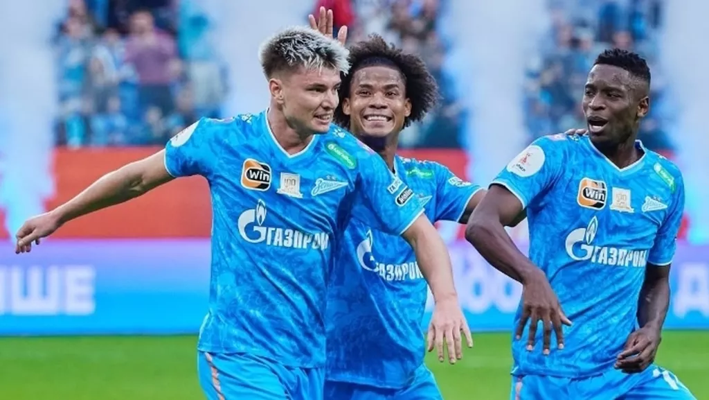 «Зенит» уверенно обыграл «Шанхай Порт» в товарищеском матче