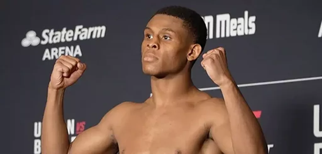 Американский боец UFC Кэмерон Смотерман упал в обморок после процедуры взвешивания