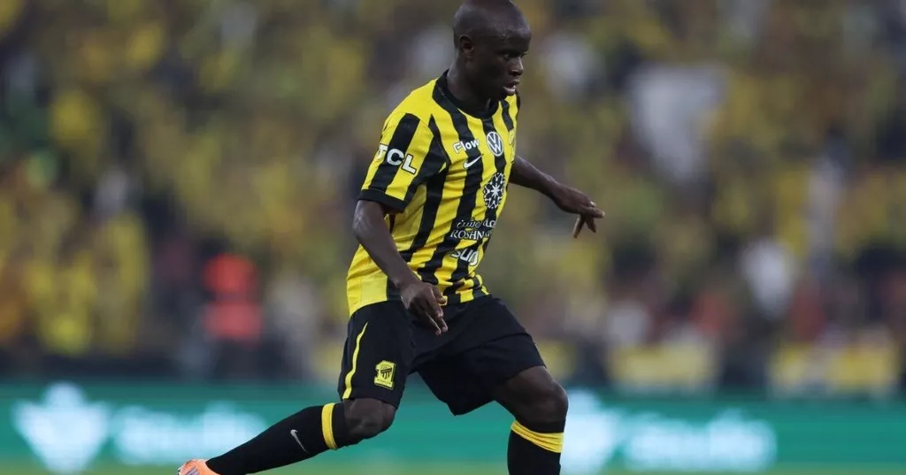 «Фенербахче» возложил вину на «Аль-Иттихад» за срыв обмена Канте на Эн-Несири