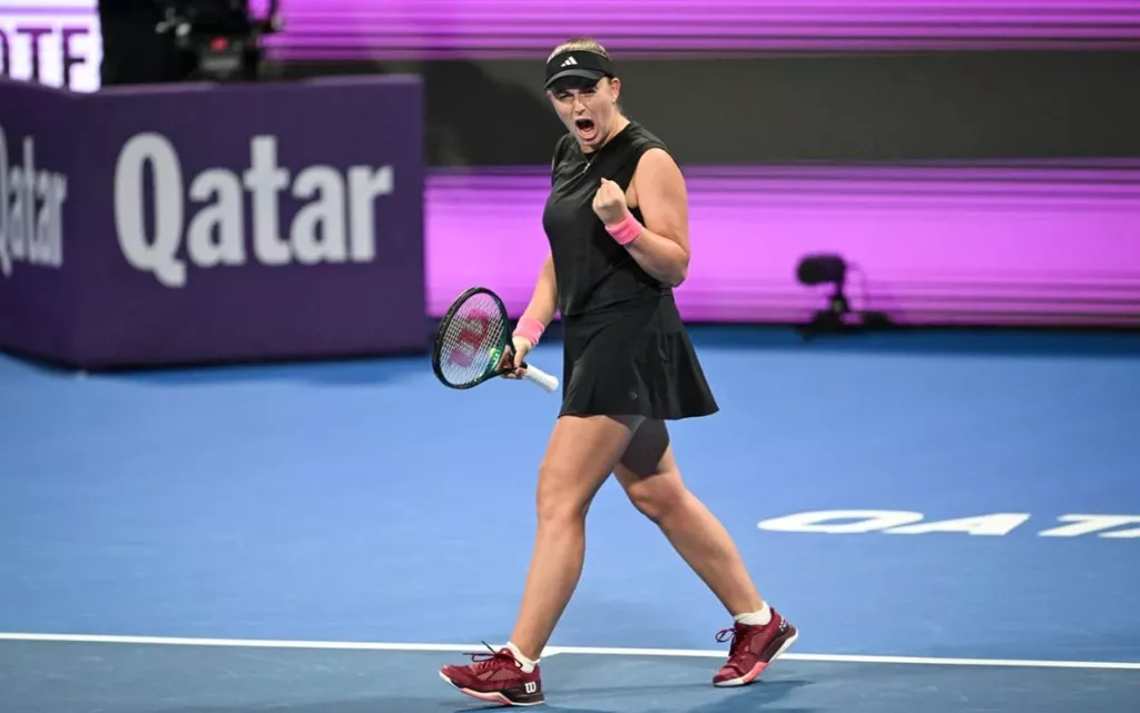 Остапенко обыграла Захарову на старте турнира в Дохе
