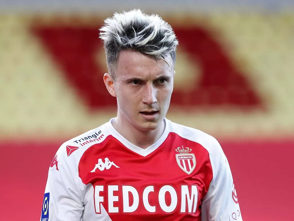 Головин получил красную карточку на старте второго тайма матча с «ПСЖ» в Лиге чемпионов