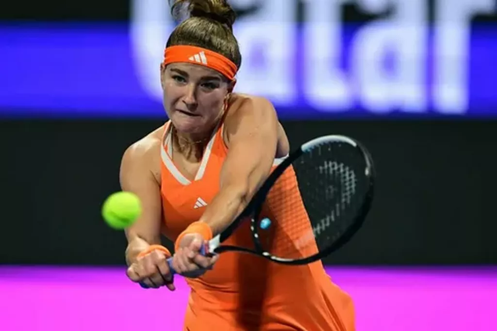 Каролина Мухова вышла в финал турнира в Дохе, обыграв Марию Саккари