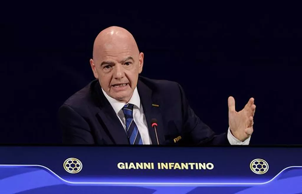 В Кремле отреагировали на заявление главы ФИФА о возможном допуске россиян