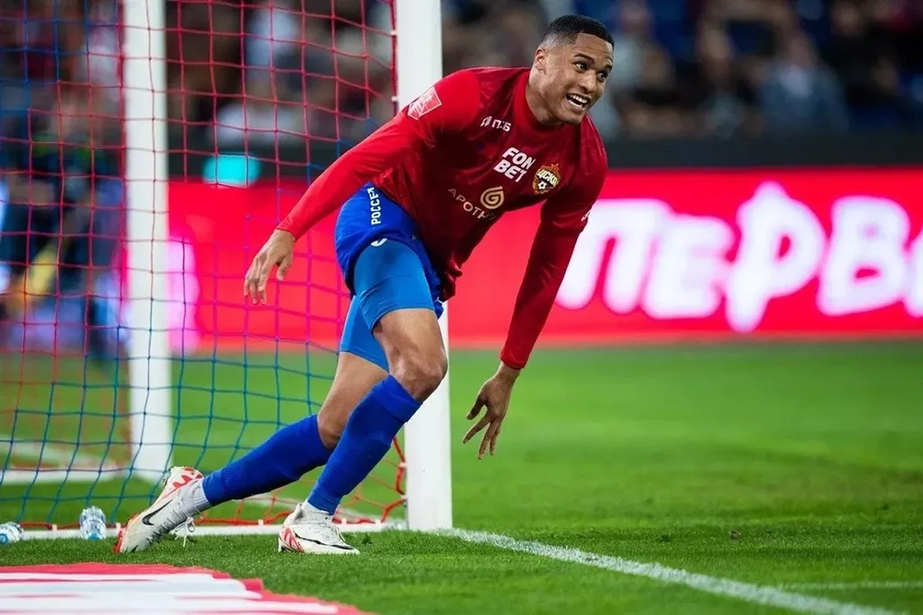 Экс-форвард ЦСКА Сауль Гуарирапа перешел в китайский клуб «Чжэцзян»