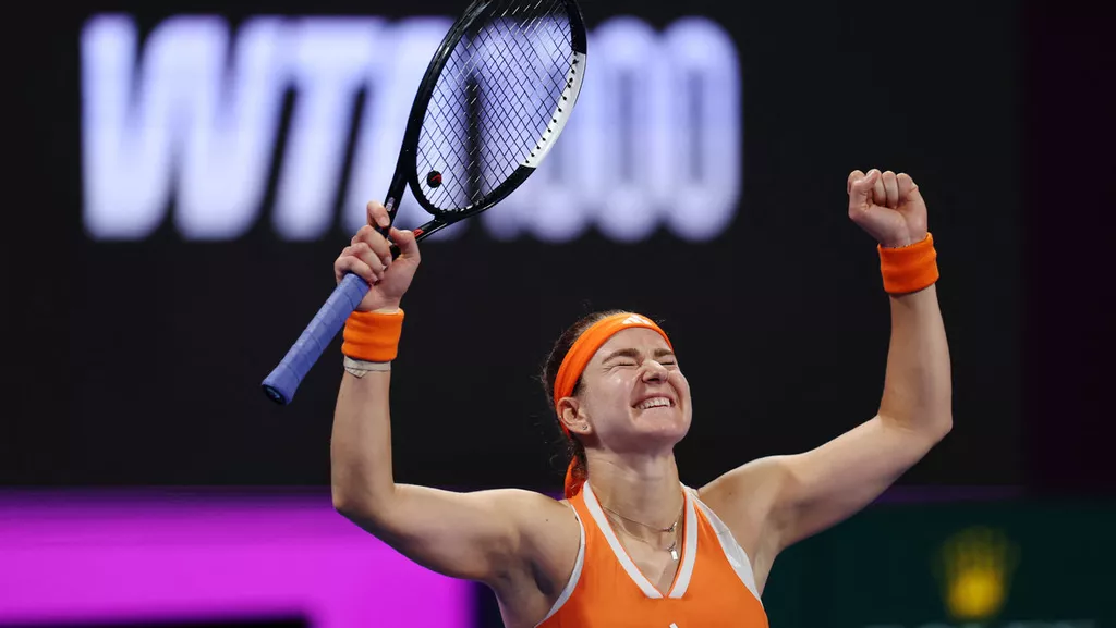 Каролина Мухова выиграла турнир в Дохе, обыграв в решающем матче Викторию Мбоко
