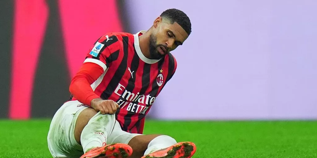 Полузащитник «Милана» Лофтус-Чик выбыл на восемь недель после хирургической операции