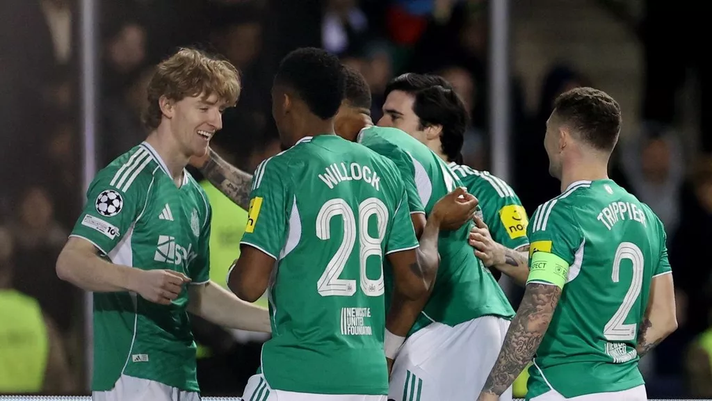 «Ньюкасл» разгромил «Карабах» в первом матче плей-офф ЛЧ, Гордон оформил покер