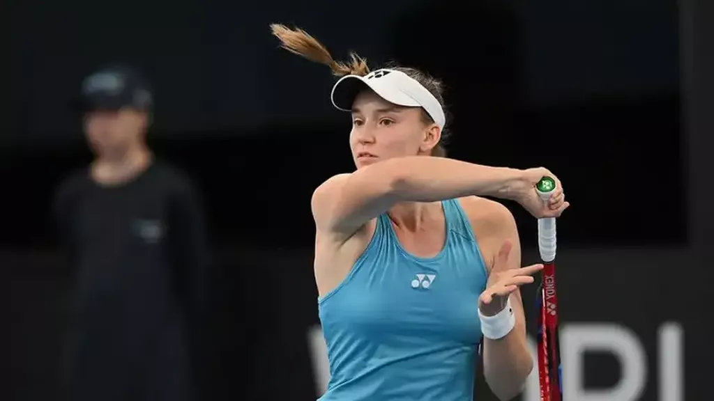 Рыбакина одержала победу во втором круге турнира в Дохе