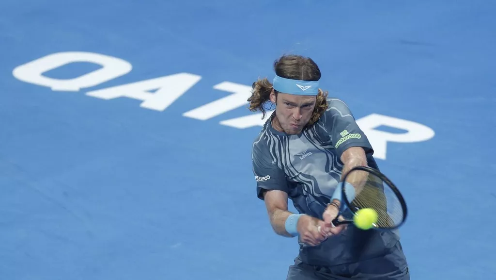 Рублев вышел в четвертьфинал турнира в Дохе, обыграв Марожана