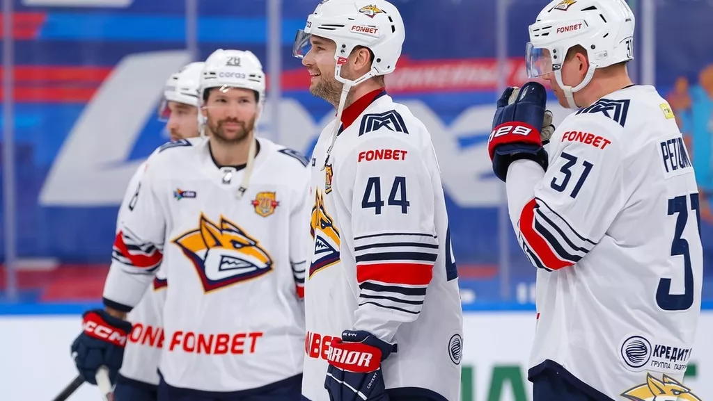 «Металлург» обыграл «Автомобилист» и продлил победную серию до пяти матчей