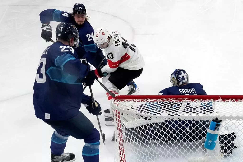 Финляндия одержала волевую победу над Швейцарией в 1/4 финала Олимпиады-2026 по хоккею