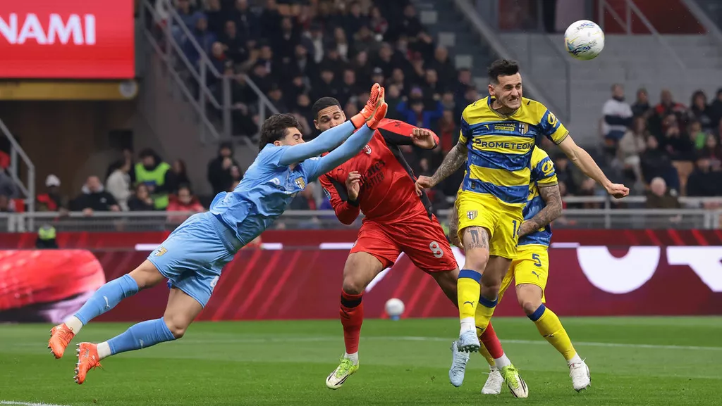 «Милан» уступил «Парме» на своем поле в Серии А