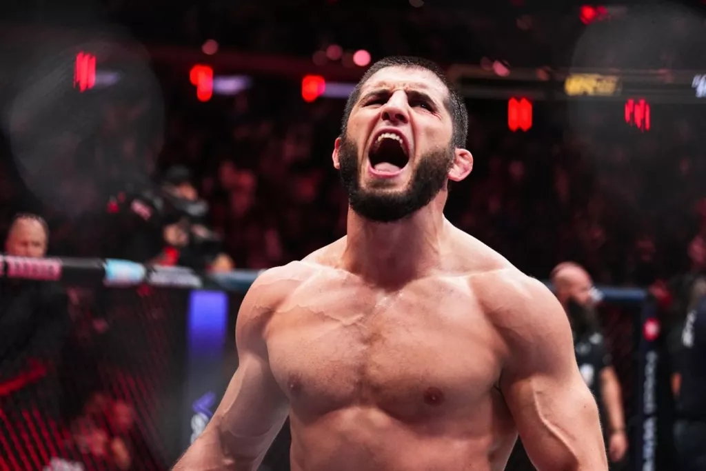 Махачев рассказал, как бы прошел его бой с Топурией