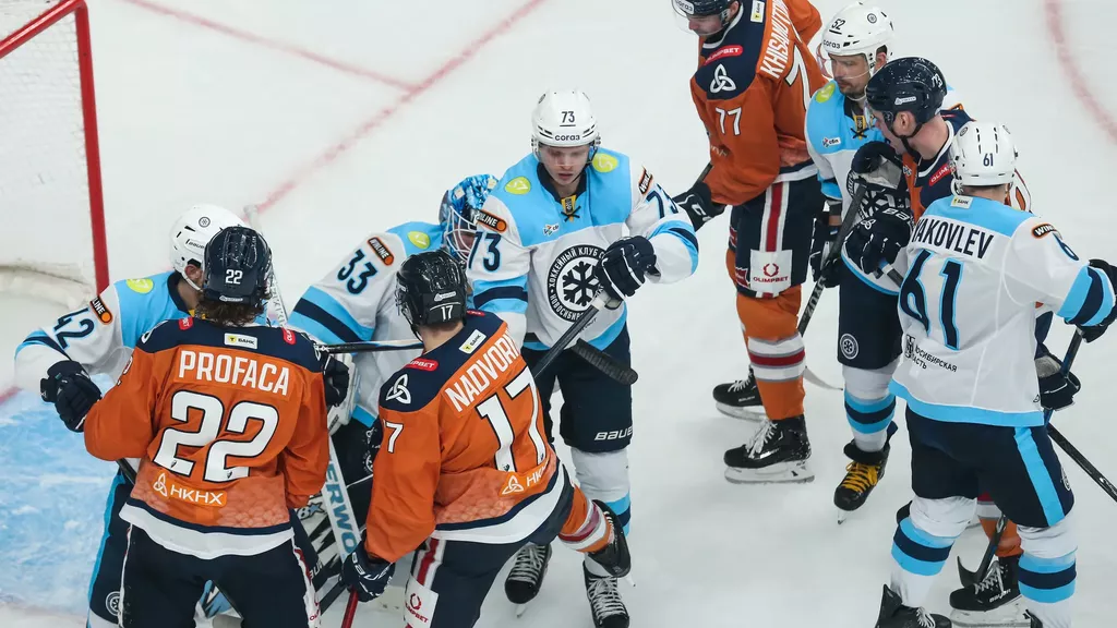 «Нефтехимик» с минимальным преимуществом обыграл «Сибирь»