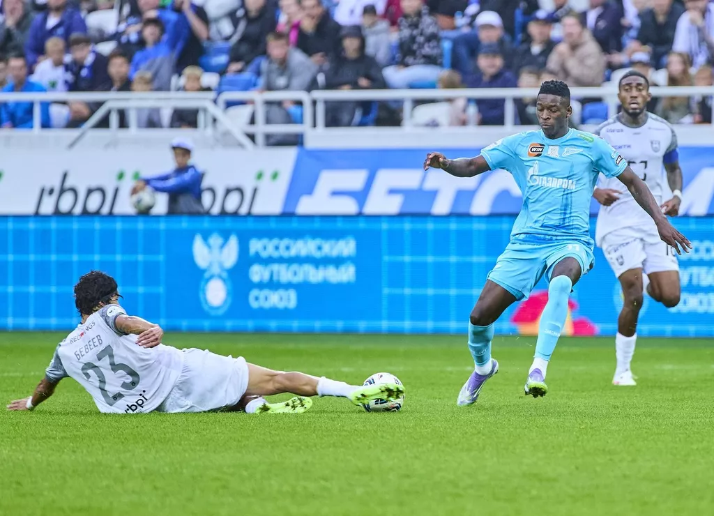 Гол Луиса Энрике помог «Зениту» обыграть «Балтику» в первом матче после возобновления РПЛ