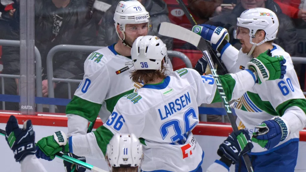 «Салават Юлаев» разгромил «Трактор» в гостевом матче КХЛ