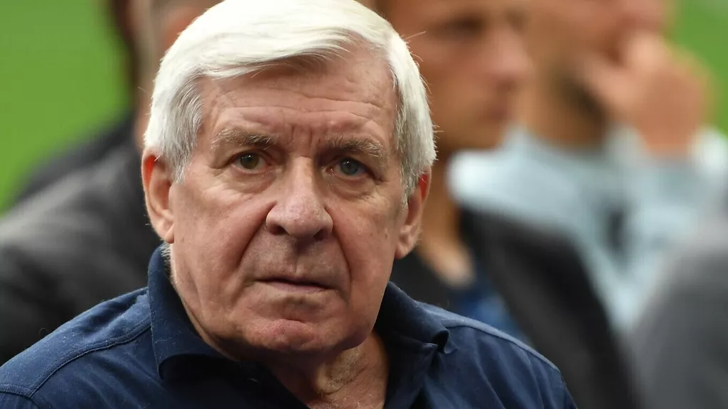 «Это безобразие». Пономарёв — о запрете возвращения пива на стадионы