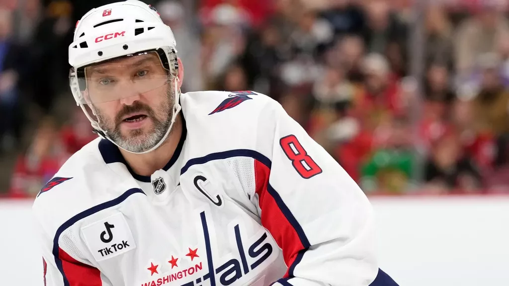 Овечкин сократил отставание от рекорда Гретцки по голам в НХЛ с учетом плей-офф до 19 шайб