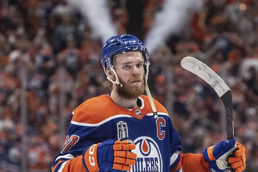 Макдэвид обошёл Кучерова в гонке бомбардиров НХЛ