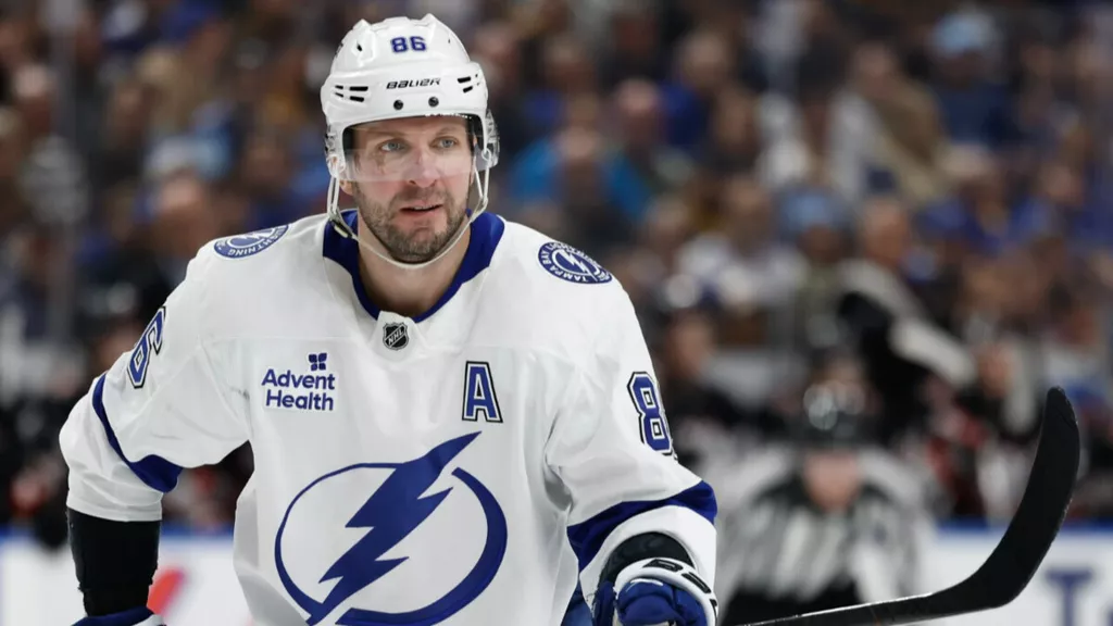 Никита Кучеров установил рекорд НХЛ в XXI веке