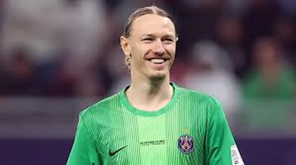 Шикунов: Сафонов очень здорово выглядит, пусть ему прёт!