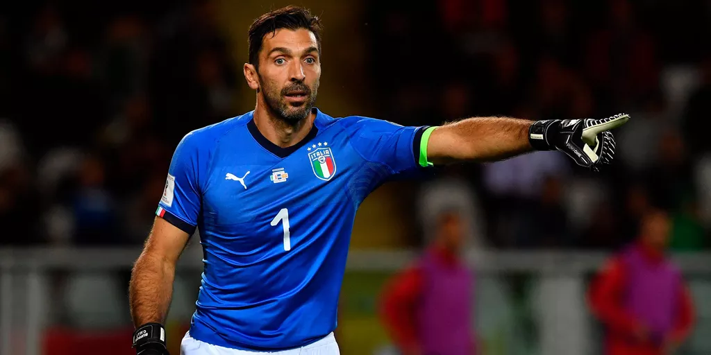 Буффон сложил полномочия главы делегации сборной Италии