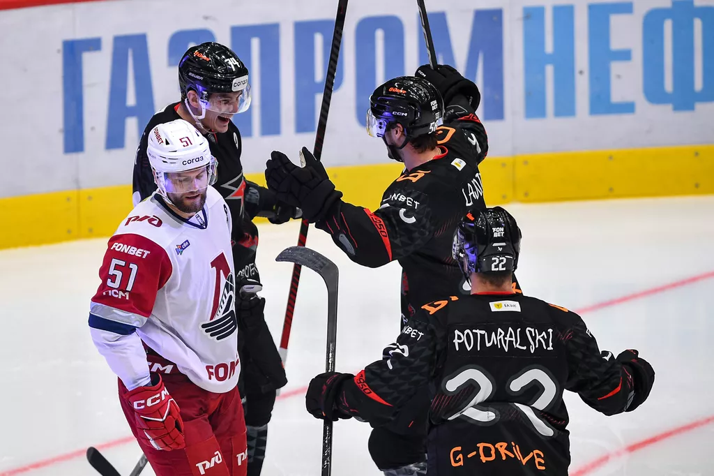 Крикунов назвал фаворита в полуфинале Кубка Гагарина между «Локомотивом» и «Авангардом»