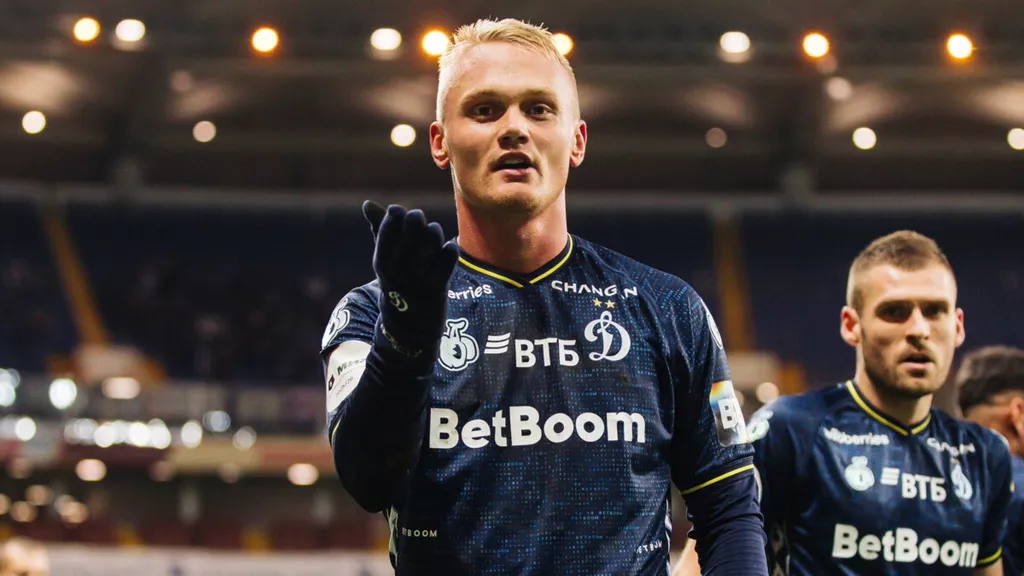 Гол Тюкавина в компенсированное время принес «Динамо» победу над «Акроном»