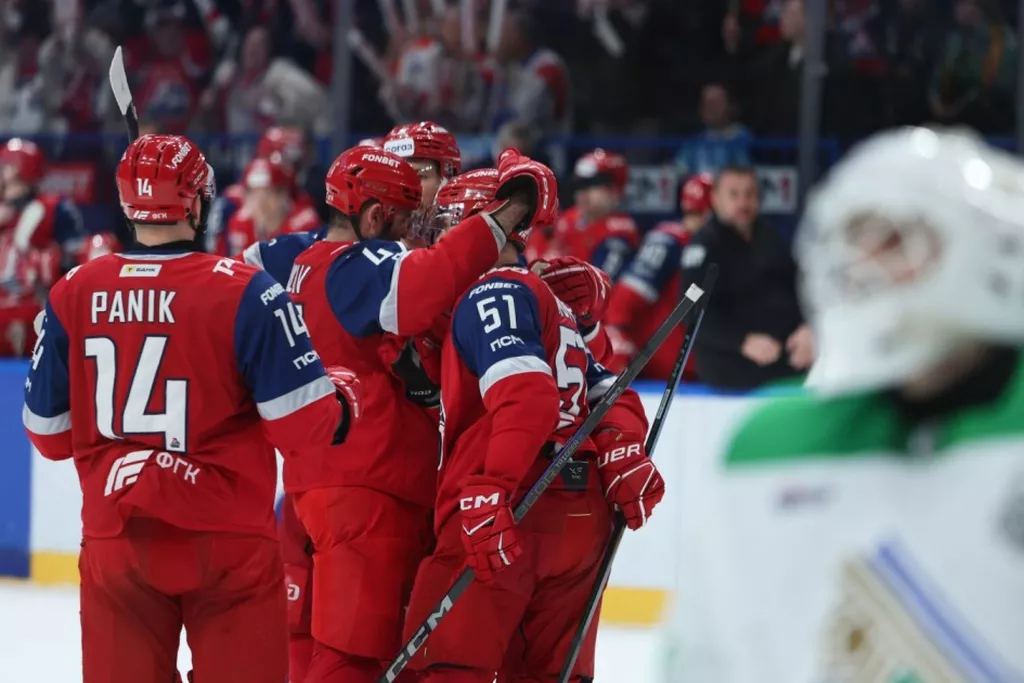 «Локомотив» обыграл «Салават Юлаев» в плей-офф КХЛ, одержав вторую победу в серии