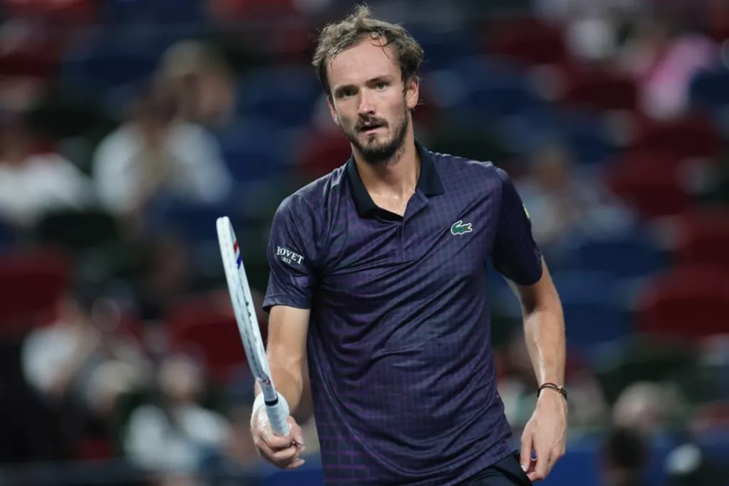 Даниил Медведев проиграл в четвёртом круге турнира в Мадриде