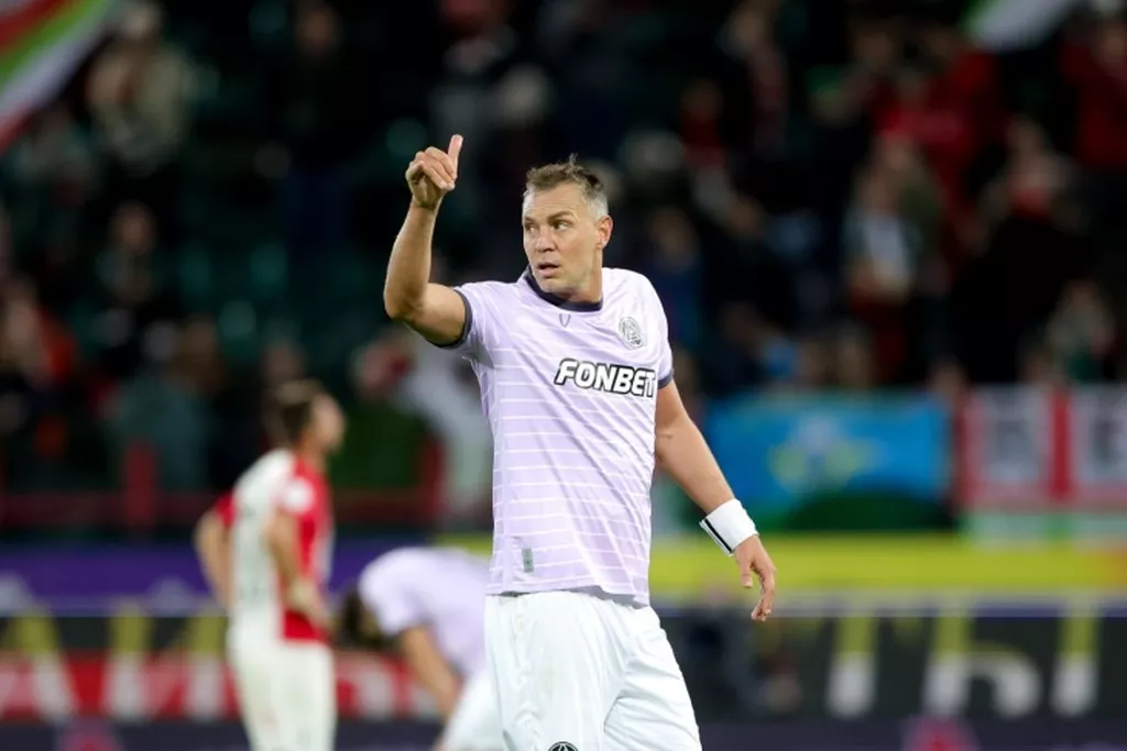 Дзюба прокомментировал слухи о переходе в «Родину»