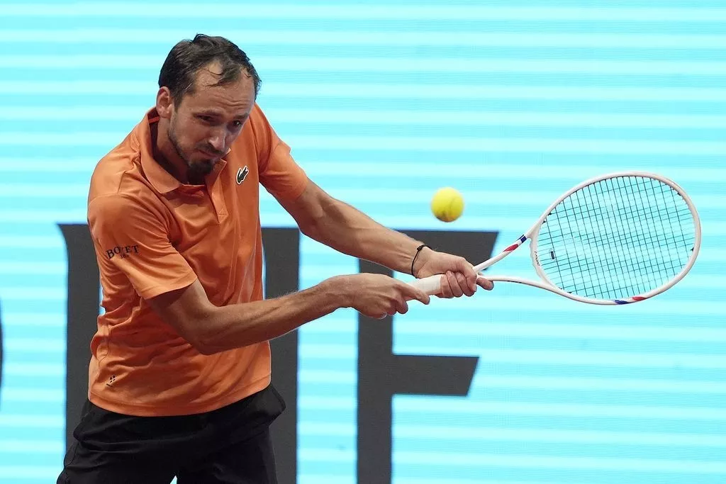 Медведев обыграл Будкова Кьера и вышел в 1/8 финала «Мастерса» в Мадриде