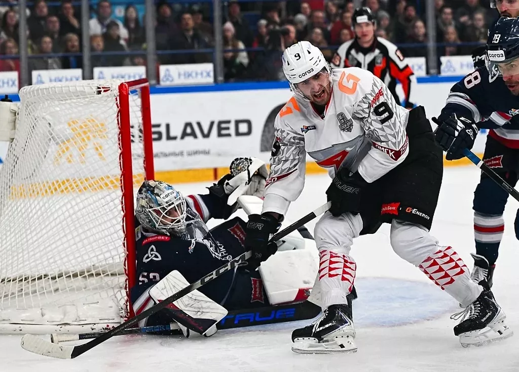 «Авангард» победил «Нефтехимик» в пятом матче серии и вышел во второй раунд Кубка Гагарина