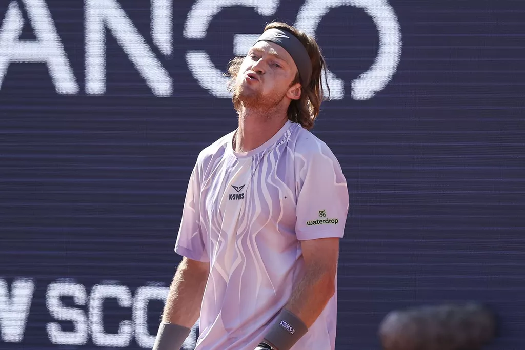 Рублёв проиграл Коприве и не смог выйти в третий круг «Мастерса» в Мадриде