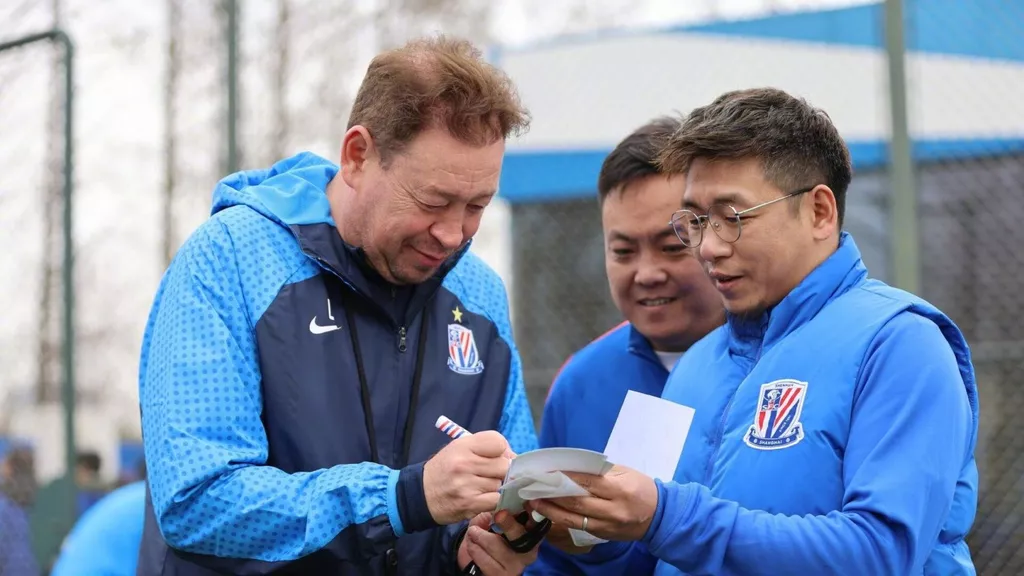 «Шанхай Шэньхуа» Слуцкого обыграл «Циндао Хайню» в чемпионате Китая