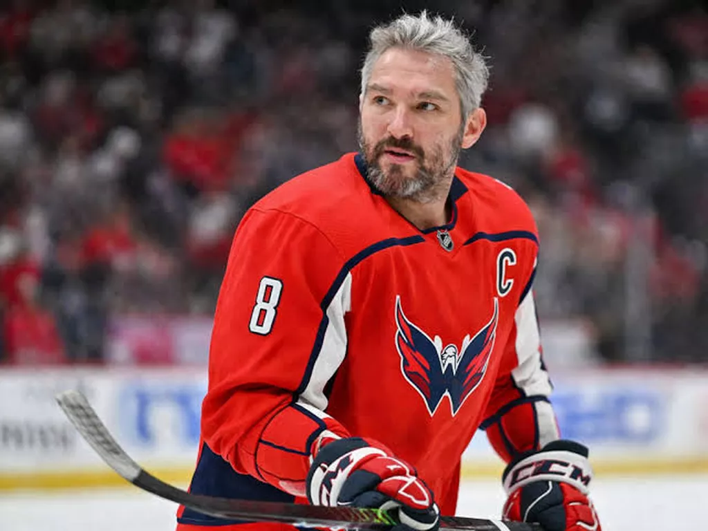 Кожевников: Овечкину нужно забросить 10 шайб, зачем уезжать из НХЛ?