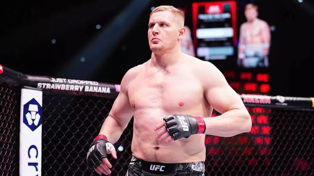 Павлович за 39 секунд победил Тейшейру на турнире UFC