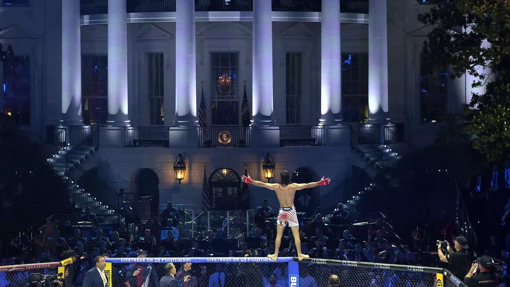 ФБР предотвратило предполагаемую атаку с дронами на турнир UFC у Белого дома