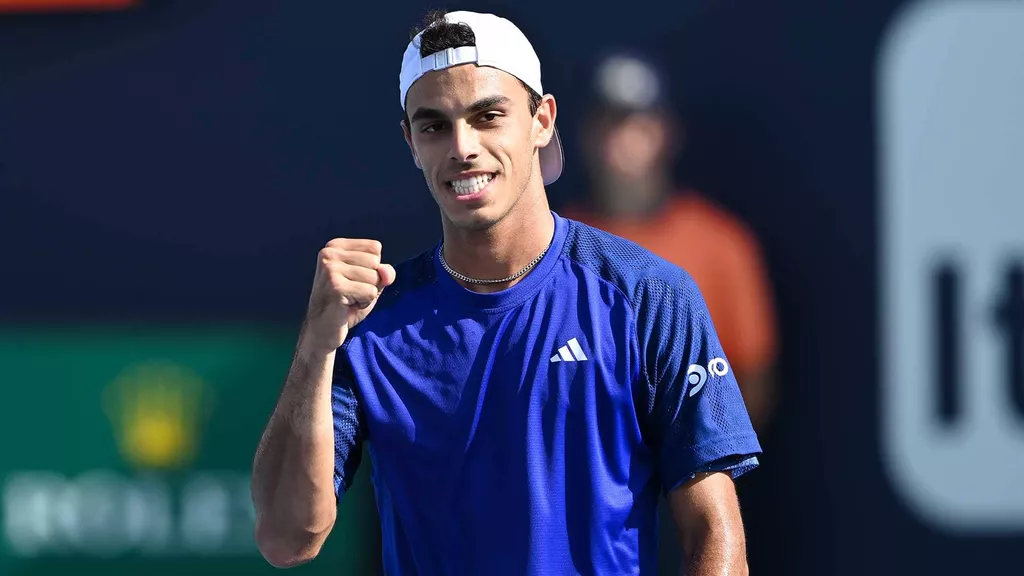 Серундоло выиграл турнир в Лондоне, обыграв Пола в финале