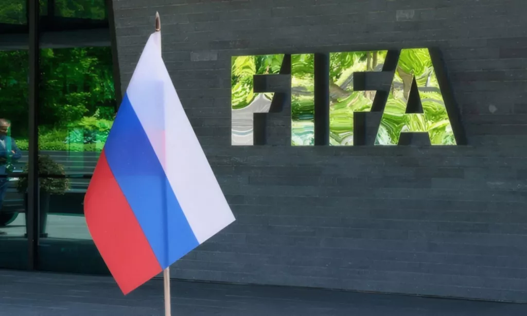 УЕФА может поспорить с ФИФА и не поддержать возвращение российского футбола