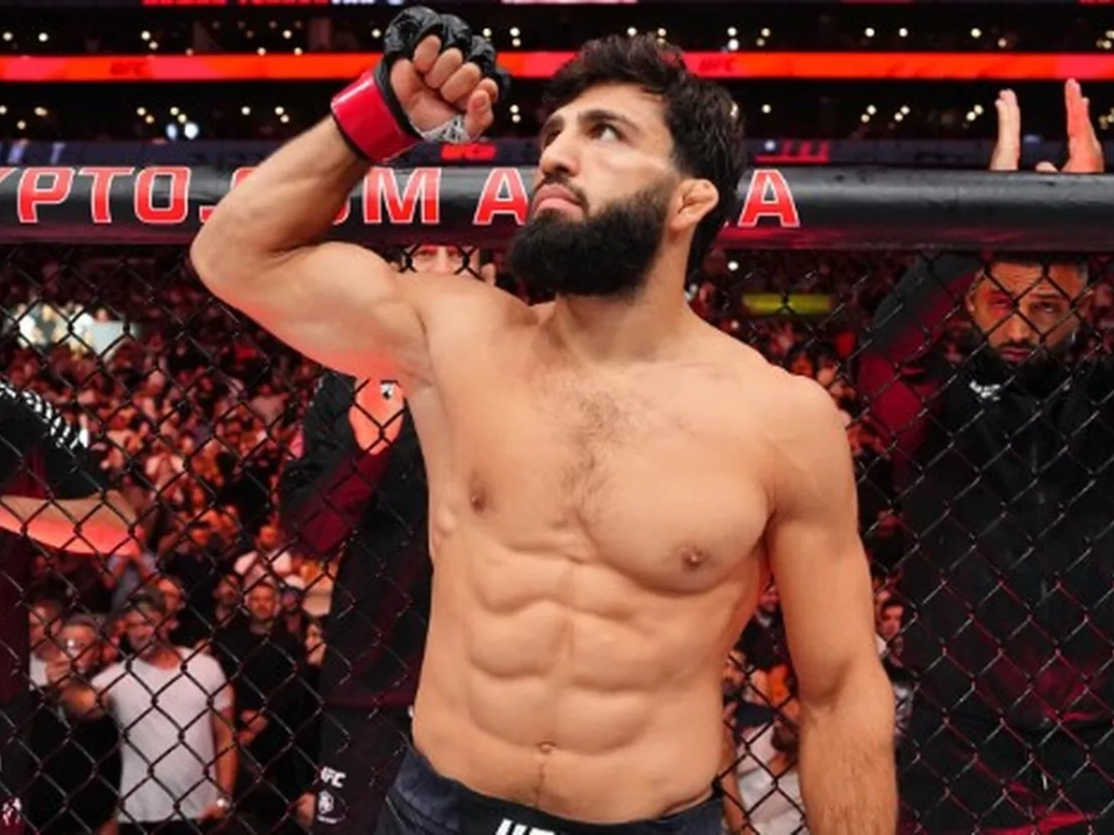 Царукян нокаутировал Руффи на турнире UFC 331